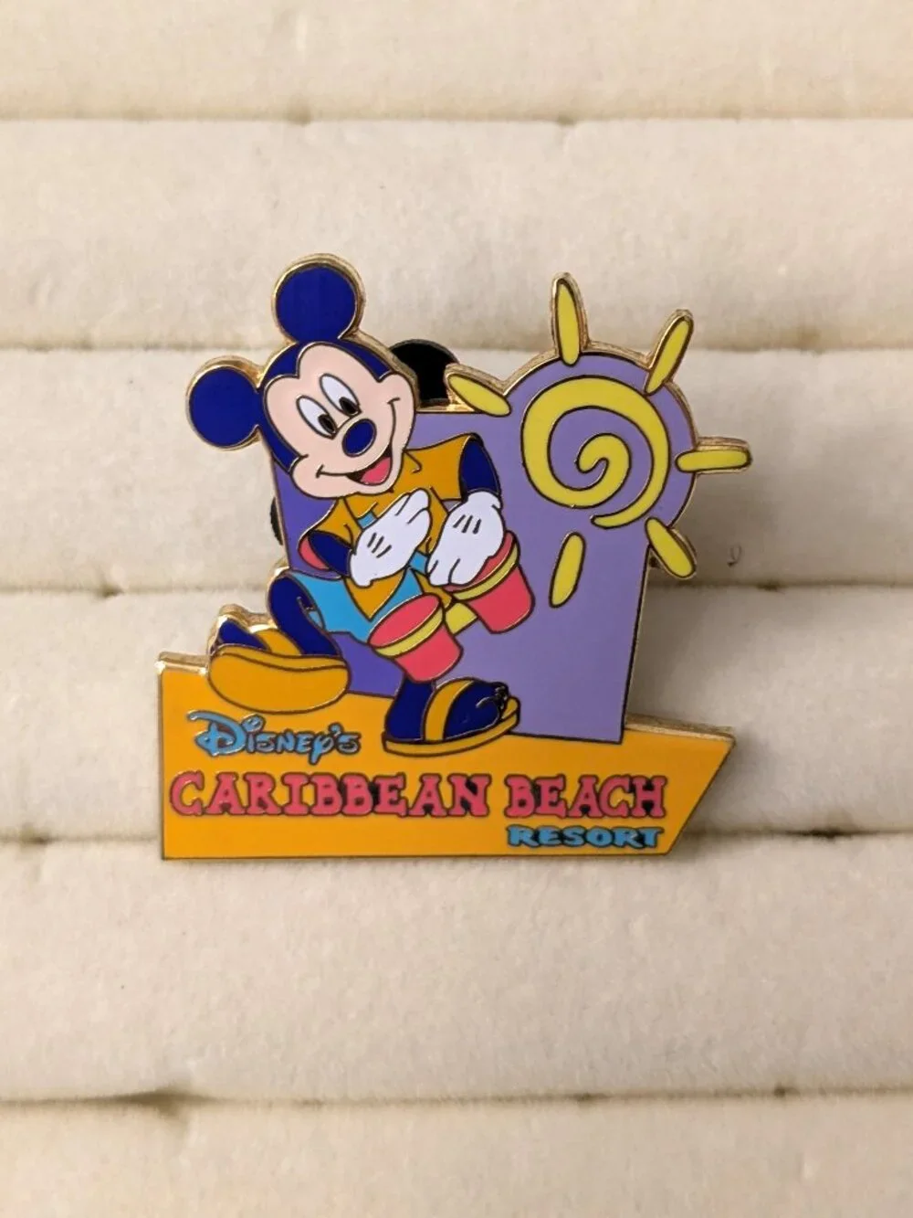 DIsney Pin Caribbean Beach Resort from 2000